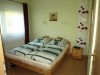 Schlafzimmer mit Doppelbett (Kinderbett möglich)