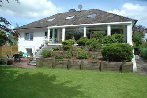 Wohnhaus mit Garten