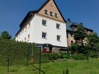 Unser Haus Gartenansicht, Ferienwohnung & Gästewohnung Spitzer in Kurort Oberwiesenthal