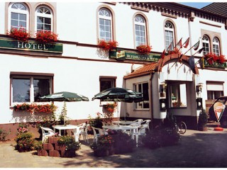 Hausansicht, Hotel Landgasthaus & Fleischerei Hufenhäuser in Wallhausen bei Sangerhausen