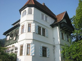 Villa Himmelsblau - im obersten Stock ist die Ferienwohnung, Villa Himmelsblau | romantische wunderschöne Wohnung in Villa in Bad Herrenalb